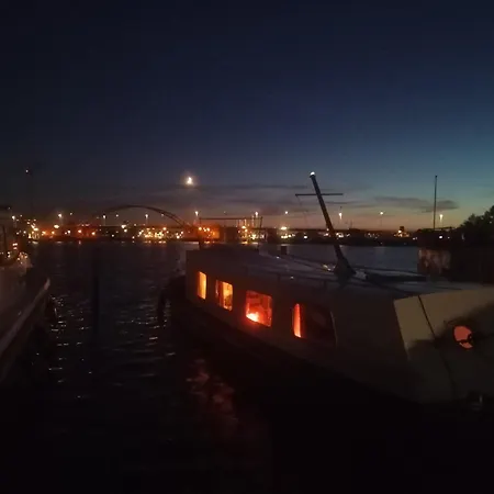 ホテル Rustic Boat